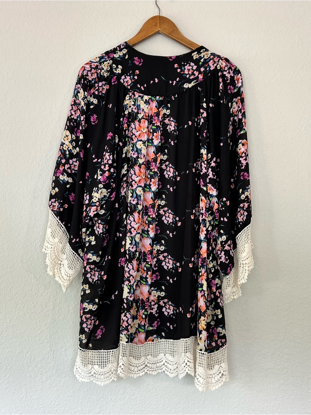 Umgee Floral Lace Open Front Kimono Coverup Boho Chic Whimsical Whimsigoth M/L - Picture 2 of 6